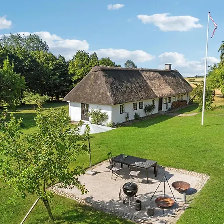 3 Bedroom Cozy In Дом отдыха Nysted